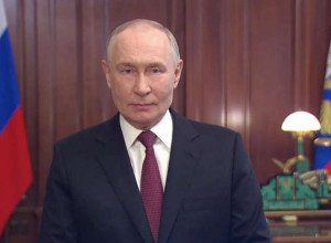 Президент России поздравил россиян с Днем защитника Отечества