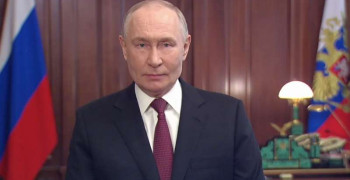 Президент России поздравил россиян с Днем защитника Отечества