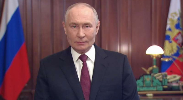 Президент России поздравил россиян с Днем защитника Отечества