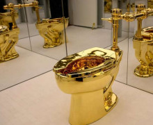 Золотой унитаз за $12 млн