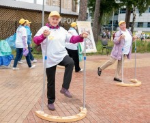 Пенсионеры Талдома в танцевальном флэшмобе