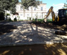 Обновление городского сквера продолжается